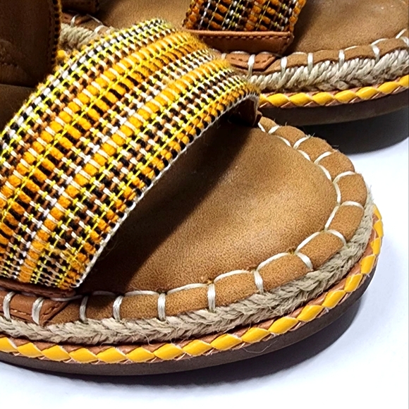 Crown Vintage Sandals - Picture 1 of 6